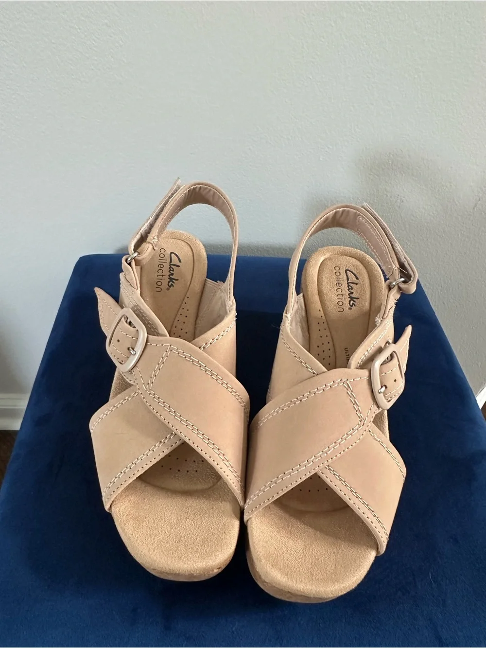 Clarks Collection NWOT Sand Nubuck Nerisa Pace Wedge Sandal, 6M